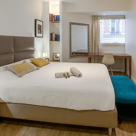 Spacious Flat In The 8th District In - Welkeys Apartmán