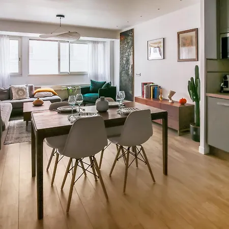 Spacious Flat In The 8th District In - Welkeys * Paříž
